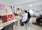 Kadınlar Kök Boya Tekniğiyle Geleneksel Dokuma Yapıyor