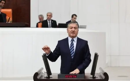 Murat Emir: 'Cumhuriyetin temel değerlerine her fırsatta saldırılıyor'