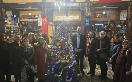 Komşu Şehirler Tiyatroda Buluştu