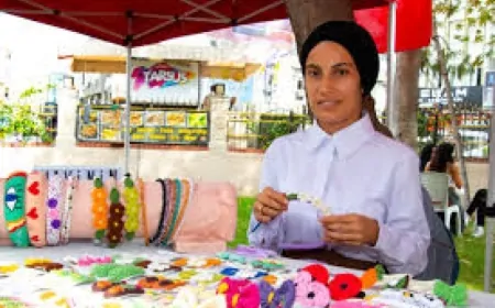Mersin’de Yeni Yıl Temalı Üretici Kadın Stantları İlgi Görüyor