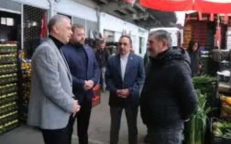 Başkan Karlıbel Hal Esnafıyla Çözüm Odaklı Görüşme Yaptı