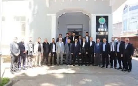 MÜSİAD Sakarya Hendek Belediye Başkanı İrfan Püsküllü’yü Ziyaret Etti