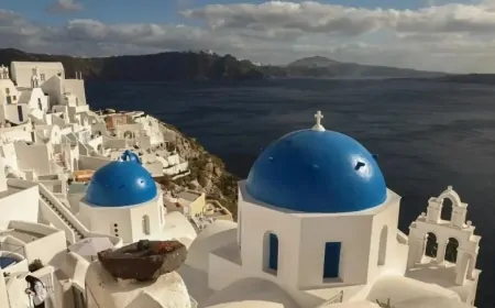 Yunanistan'ın Santorini Adası'nda yoğun sismik hareketlilik nedeniyle olağanüstü hal ilan edildi