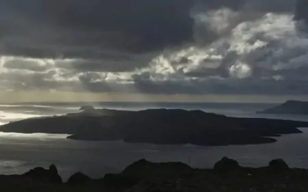 Ege Denizi'nde Depremler Sürüyor: Santorini'de Olağanüstü Hal, Üç Olası Senaryo