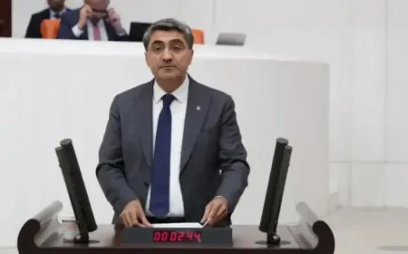 Yeni Yol Partisi Grup Başkanvekili Mehmet Emin Ekmen: 'Depremzedelere verilen sözler tutulmadı, vaatler yerine getirilmedi'