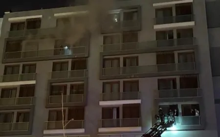 Denizli'de 7 katlı binada yangın! Mahsur kalanlar tahliye ediliyor