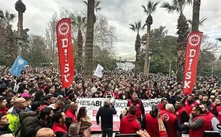 İzmir’i Kilitleyen İşçi Eylemi Sona Erdi: Maaşların Ödeneceği Tarih Açıklandı