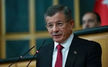 Davutoğlu'ndan İmamoğlu'na sert çıkış: 'Önceliğin İstanbul depremi olmalı'