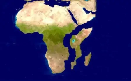 Afrika kıtası hızla parçalanıyor! Yeni okyanus ve kıta oluşabilir