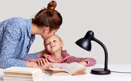 Çocuğa Sürekli Övgü Söylemek, Özgüven Artırır mı? Uzmanlardan Uyarılar!