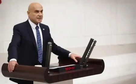 Turhan Çömez: 'Türkiye Yavaşça Otokratik Bir Ülke Oluyor'