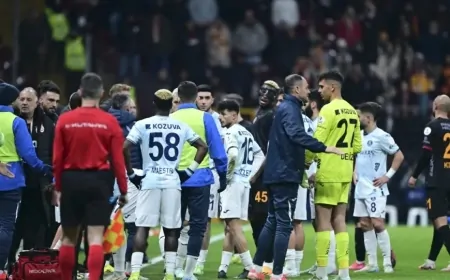 Adana Demirspor'un Galatasaray Maçındaki Sahadan Çekilme Ceza Kararı Açıklandı