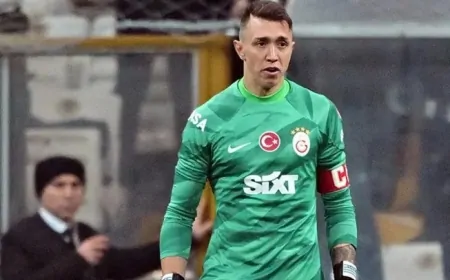Fernando Muslera, sinirli bir şekilde röportajı terk etti! 'Bırakmamı mı istiyorsunuz!'