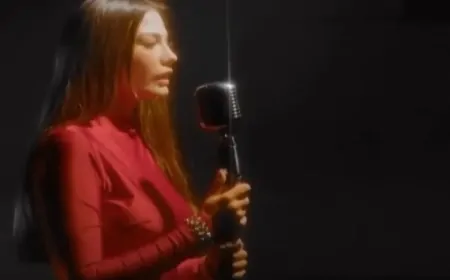Demet Özdemir, Eşref Rüya için şarkı söyledi! Kelepçe detayı merak uyandırdı