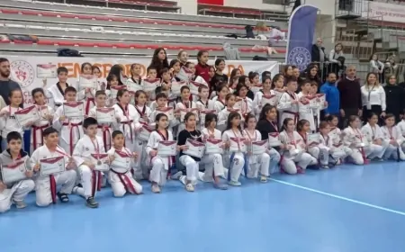 Okul Sporları Taekwondo Müsabakalarında İğdir Rüzgarı Esti