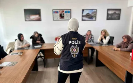 Kadınlara Güvenli İnternet Kullanımı Eğitimi Verildi