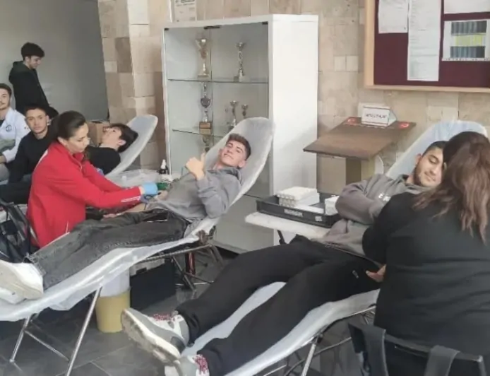 Aydın’da Gençlerden Kan Bağışı Etkinliğine Yoğun İlgi