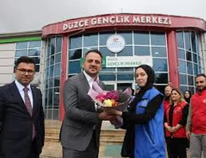 Düzcespor Forması Hediyesi ve Gençlere Mesajlar