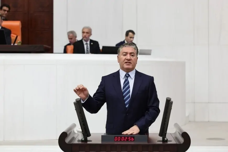 Murat Emir: 'Cumhuriyetin temel değerlerine her fırsatta saldırılıyor'