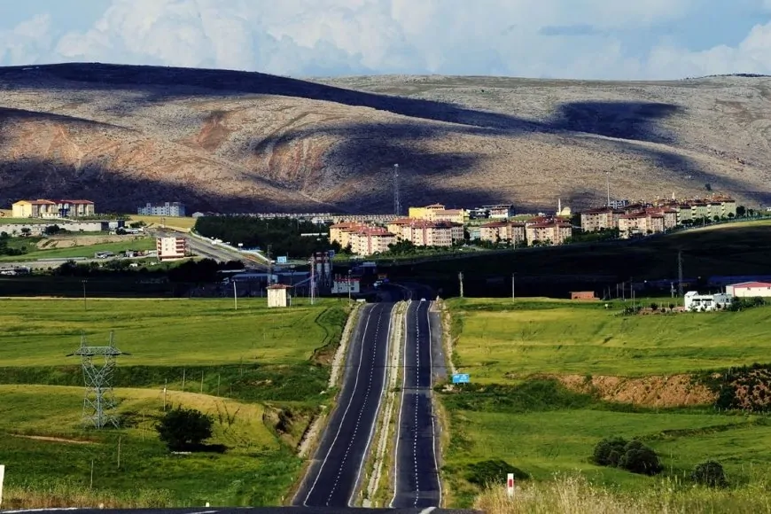 Diyarbakır-Silvan Yol Çalışmaları Devam Ediyor