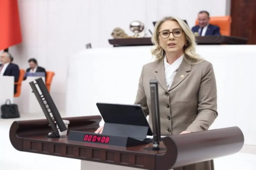 İzmir’e Yapılan Yatırımlarla Yanıt: 'Hizmet Konuşur, Siyaset Değil'