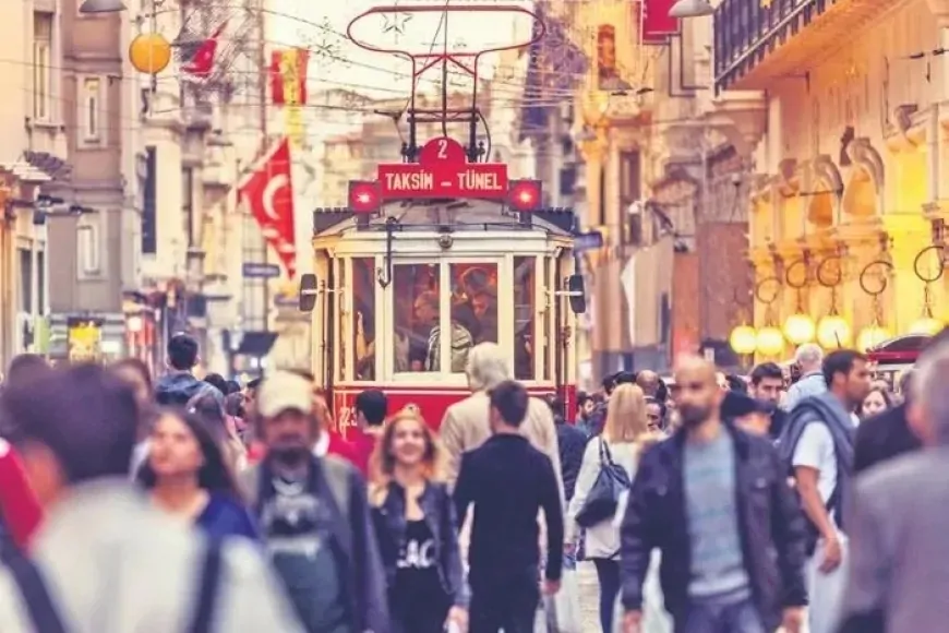 Türkiye'nin nüfus yapısı değişiyor: Yaşlı nüfus artıyor, çocuk oranı düşüyor