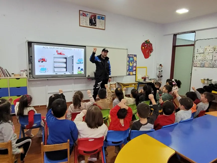 Beykoz'da Minik Öğrencilere 112 Acil Çağrı Hattı Anlatıldı