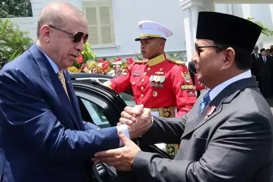 Erdoğan’ın Endonezya Ziyareti: Türk ve Endonezya Bayraklarıyla Karşılama