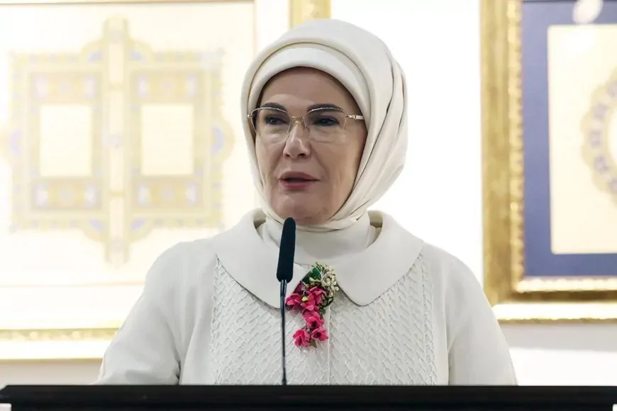 Emine Erdoğan'dan Berat Kandili mesajı: 'Gecemiz mübarek olsun'
