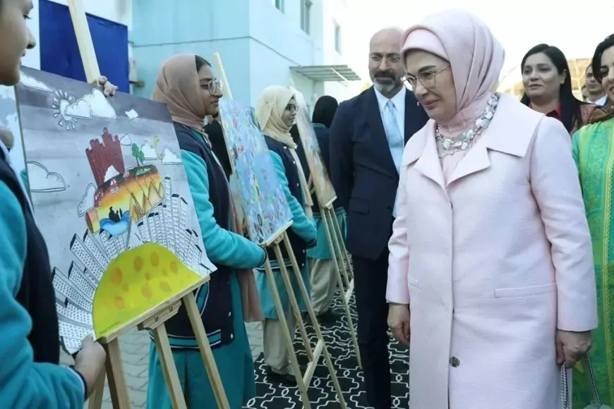 Emine Erdoğan, Pakistan'da kız öğrencilerle buluştu: 'İlham verici bir deneyimdi'