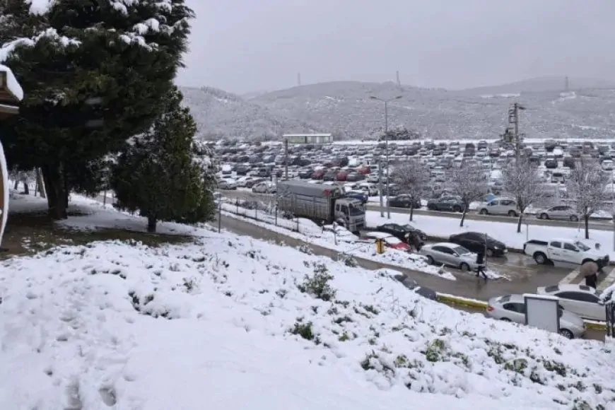 Kocaeli'de Kar Yağışı Başladı! Hava Sıcaklıkları Sıfırın Altında