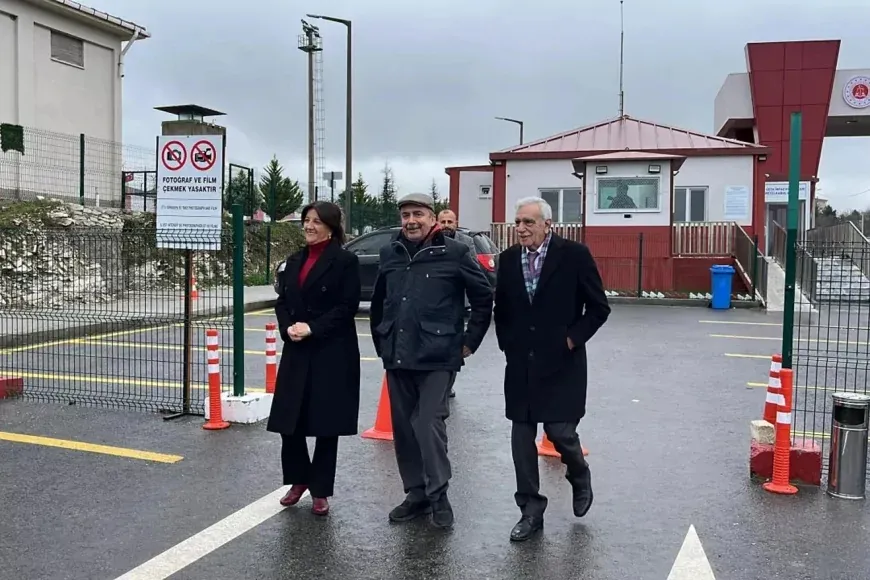 DEM Parti'den Öcalan'ın Çağrısı İçin 'Görüntülü Olmalı' Talebi