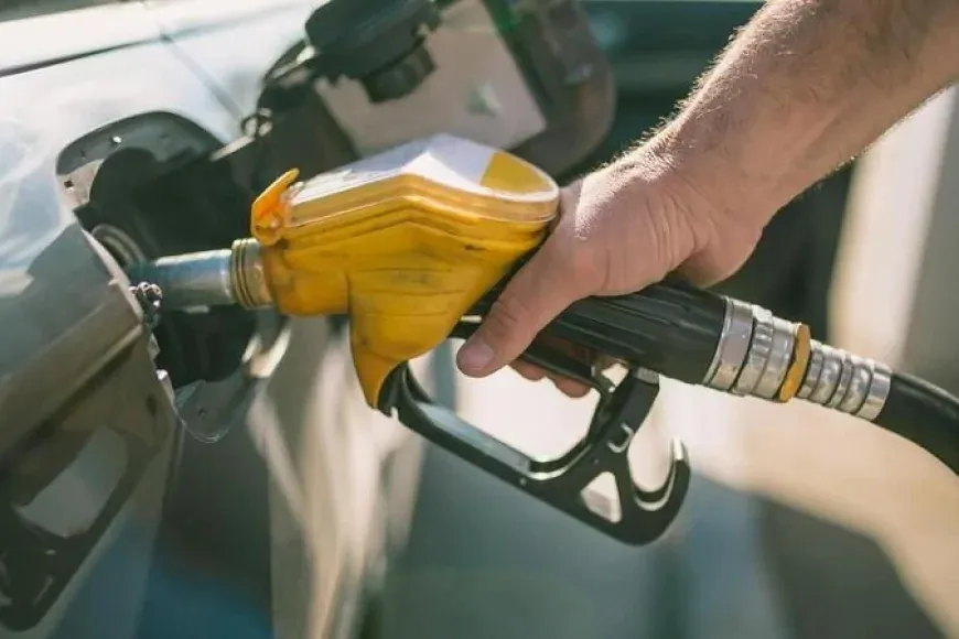 Araç sahiplerine müjde: Motorine bu gece yarısından itibaren indirim geliyor