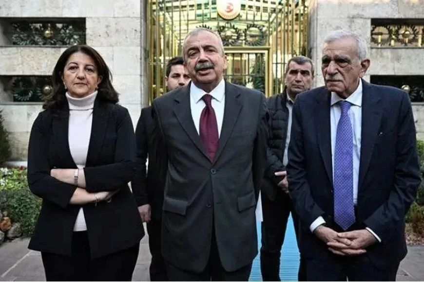 Öcalan'dan Silah Bırakma Mesajı mı Gelecek? DEM Parti Heyeti Açıklama Yapacak