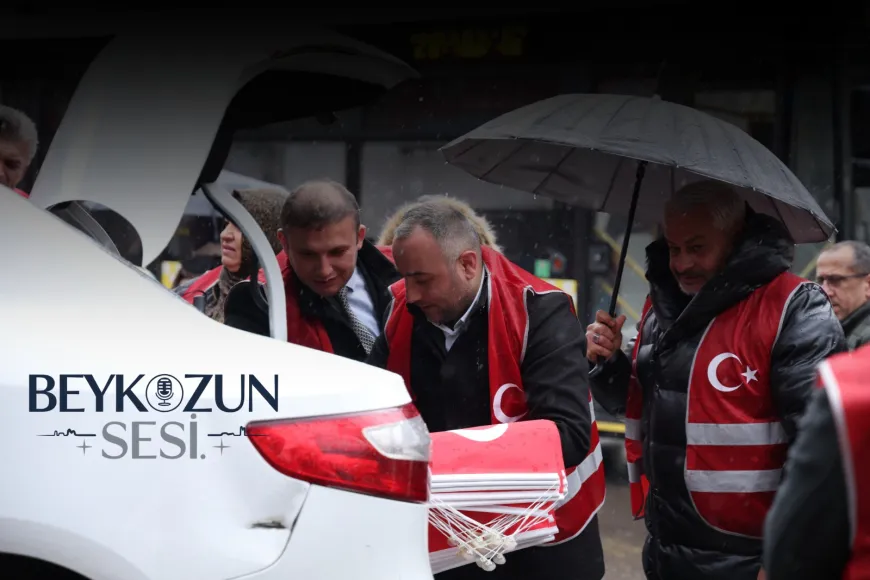 MHP Beykoz İlçe Başkanlığı Esnafa Türk Bayrağı Dağıttı