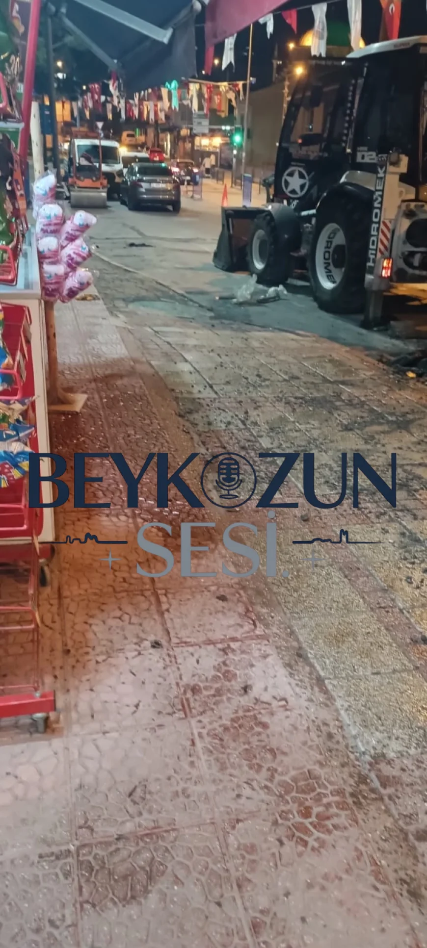 Beykoz’da Asfalt Kazısında Kepçenin Hidroliği Patladı, Yağ Yola ve İşletme Önüne Yayıldı