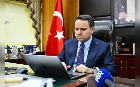 EMRE ÇÖMLEKÇİ: 'CHP, savcılarımızı şehit edenlerle yol yürüyor'