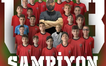 Paşabahçespor U13 Takımı’ndan İstanbul’da tarihi zafer: 70. Grup’ta namağlup şampiyonluk!