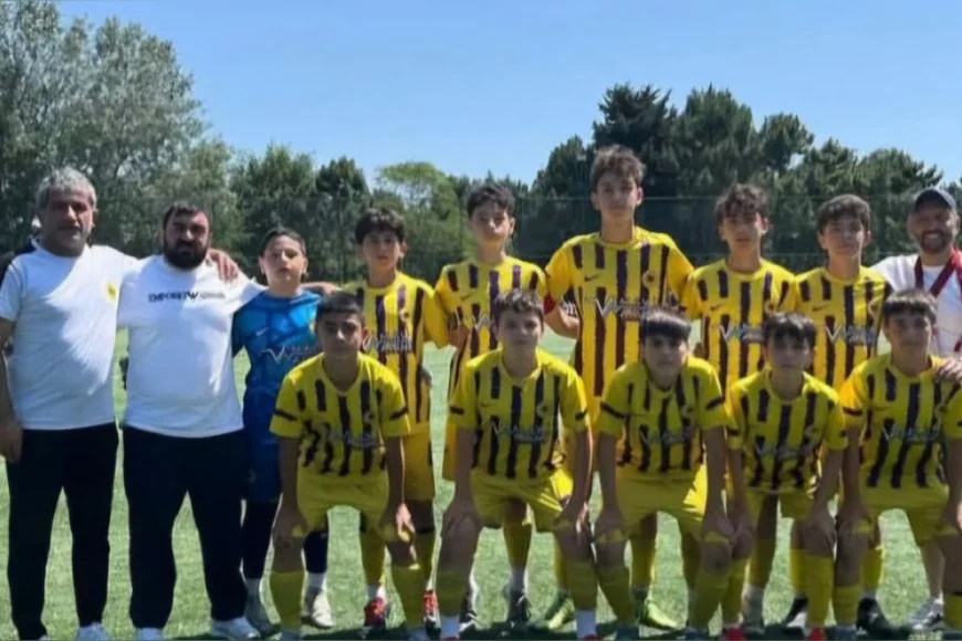 Çubuklu Spor U-13 Takımı A Kategorisine Yükseldi: Beykoz’dan Altyapıda Tarihi Başarı