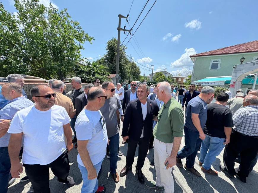 MHP Beykoz Teşkilatı Elmalı’da Cenaze Sonrası Halkla Buluştu: 'Acılar Paylaştıkça Hafifler'