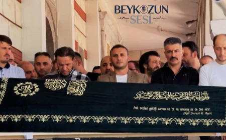 Beykoz’da tiyatro camiası yasta: Mehmet Ali Tuncer son yolculuğuna uğurlandı