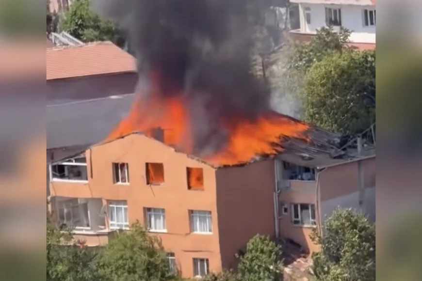 Beykoz’da Çatı Onarımı Sırasında Çıkan Yangın 3 Katlı Binayı Sardı