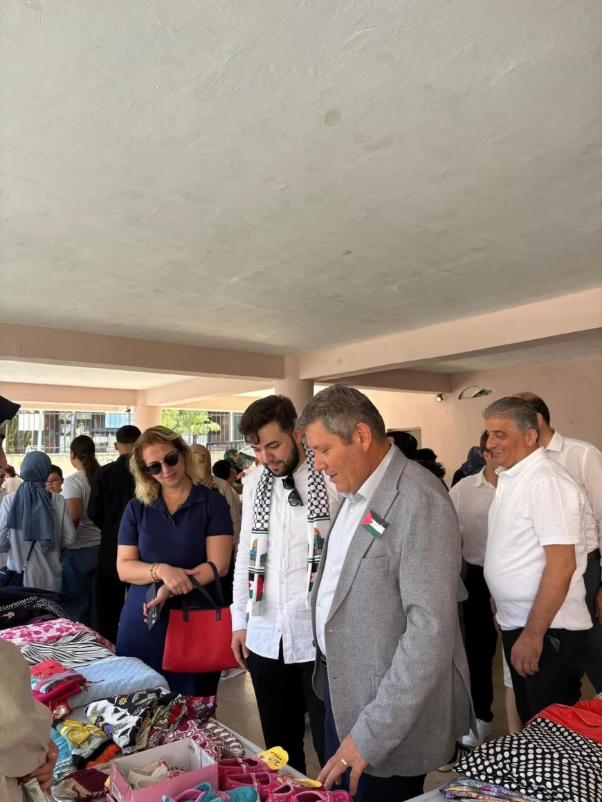 Filistin bayrakları ve tematik kermes