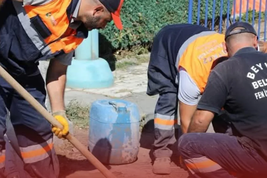 Beykoz Belediyesi Mahalle Bakım Timi Riva’da çevre düzenlemeden yol onarımına kapsamlı çalışmalar yaptı