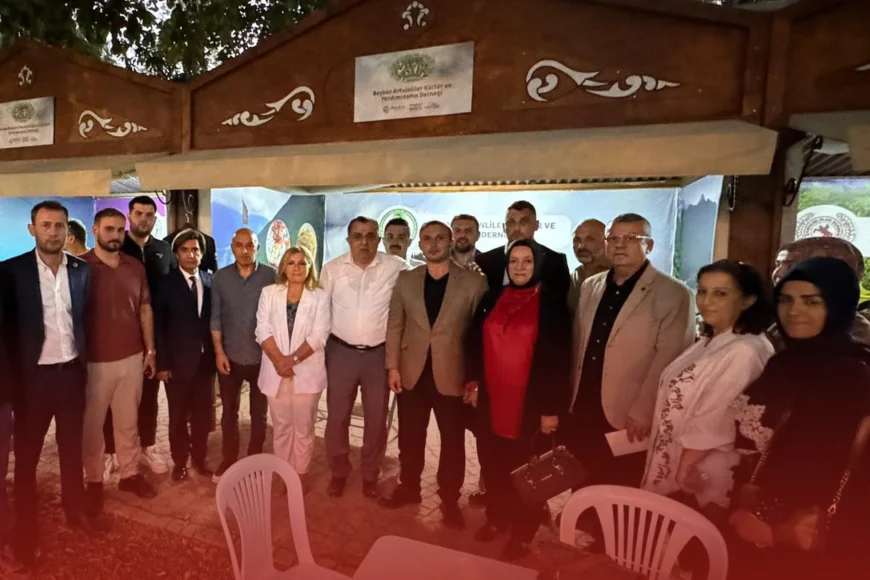 MHP Beykoz İlçe Başkanlığı Beykoz Çayırı Festivali’nin ilk gününde vatandaşlarla bir araya geldi
