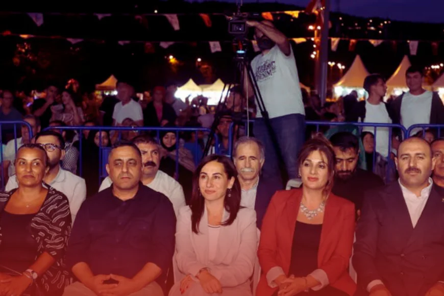 Beykoz Çayır Festivali’nin 3. gününde hemşehri dernekleri buluştu, Koma Rozerîn sahne aldı