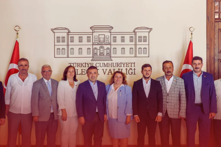 Beykoz Muhtarlar Derneği, Bilecik Valisi Faik Oktay Sözer’i makamında ziyaret etti