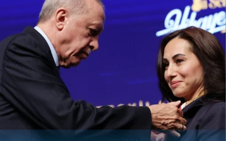 Beykoz Belediye Başkanvekili Özlem Vural Gürzel CHP’den ayrıldıktan sonra AK Parti’ye katıldı