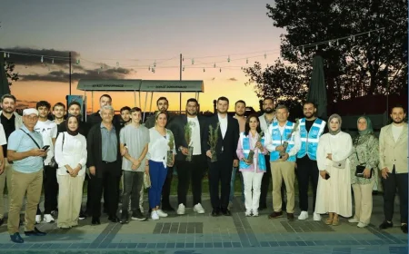 Beykoz’da Dünya Temizlik Günü’nde fidan dağıtımıyla çevre bilincine dikkat çekildi