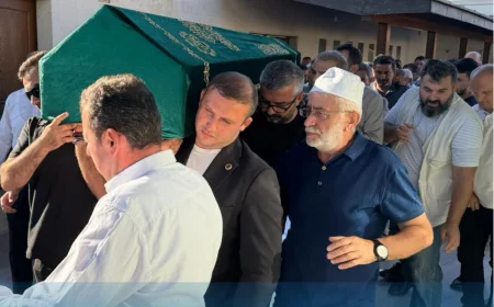 Beykoz’da Cemil Civelek İçin Düzenlenen Cenaze Törenine Siyaset ve Sivil Toplumdan Yoğun Katılım